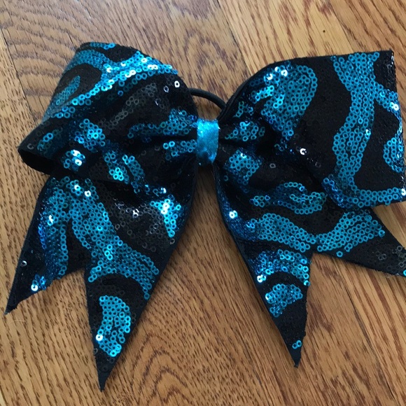 Like new cheer bows, 3 - Picture 4 of 5